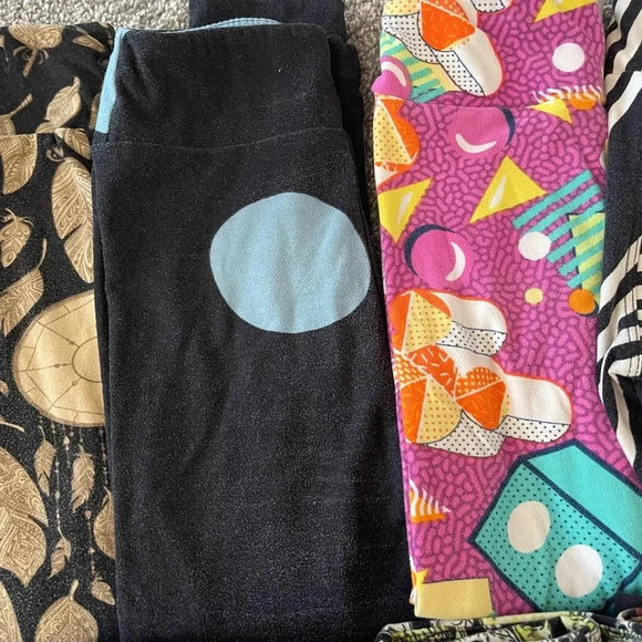 Lot of little girl sized S/M Lularoe leggings~ 12 pairs - Picture 4 of 5